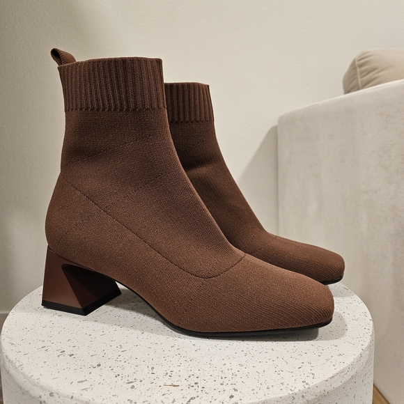 Vivaia Shoes - Vivaia Regina Pro Square Toed Water-Repellant Boots